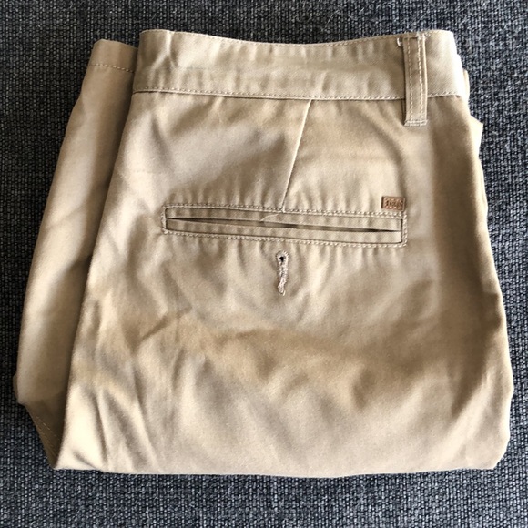 Khaki shorts - Picture 2 of 6
